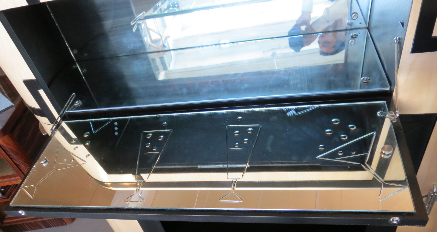 1930’s American Art Deco Freestanding Bar